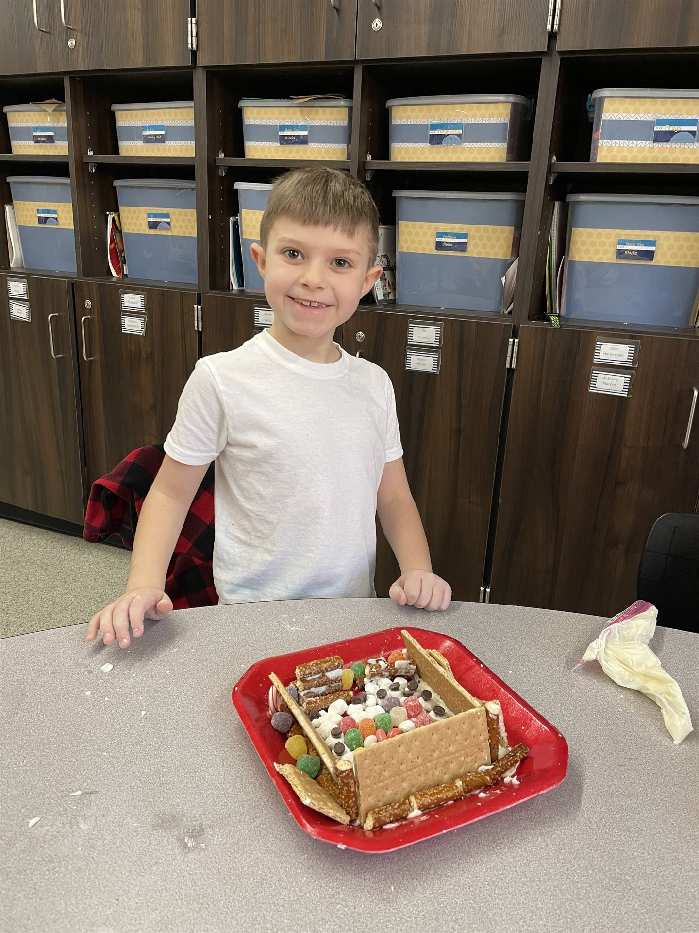 Cash with gingerbread house