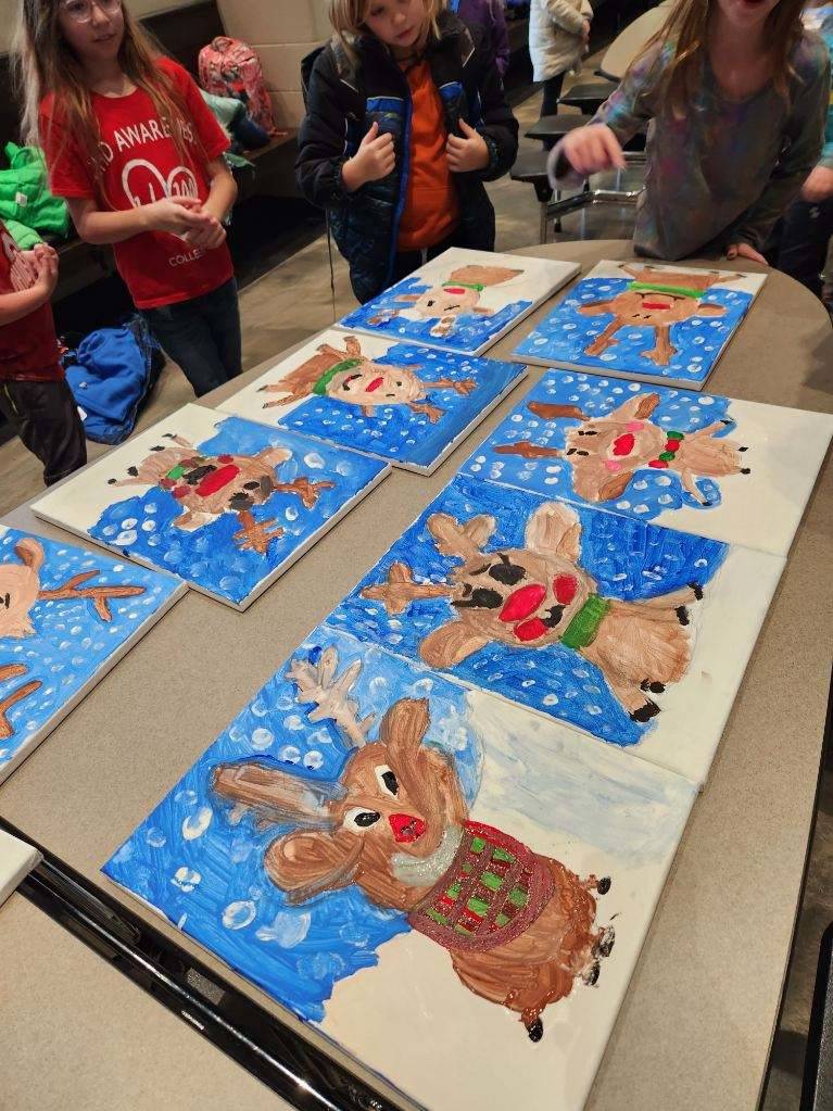 Cookies and Canvas - Kids Looking at final pictures