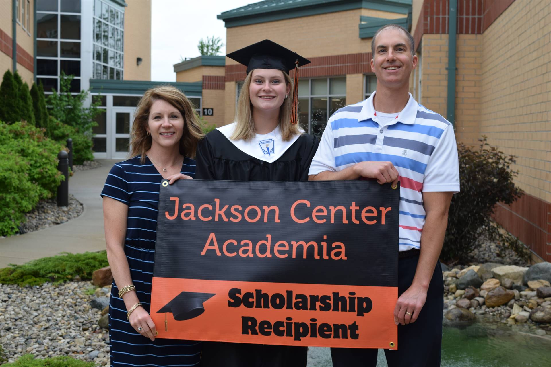 Grace Woolley Academia Scholarship