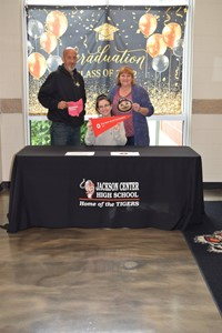 Kiele Suttles with parents