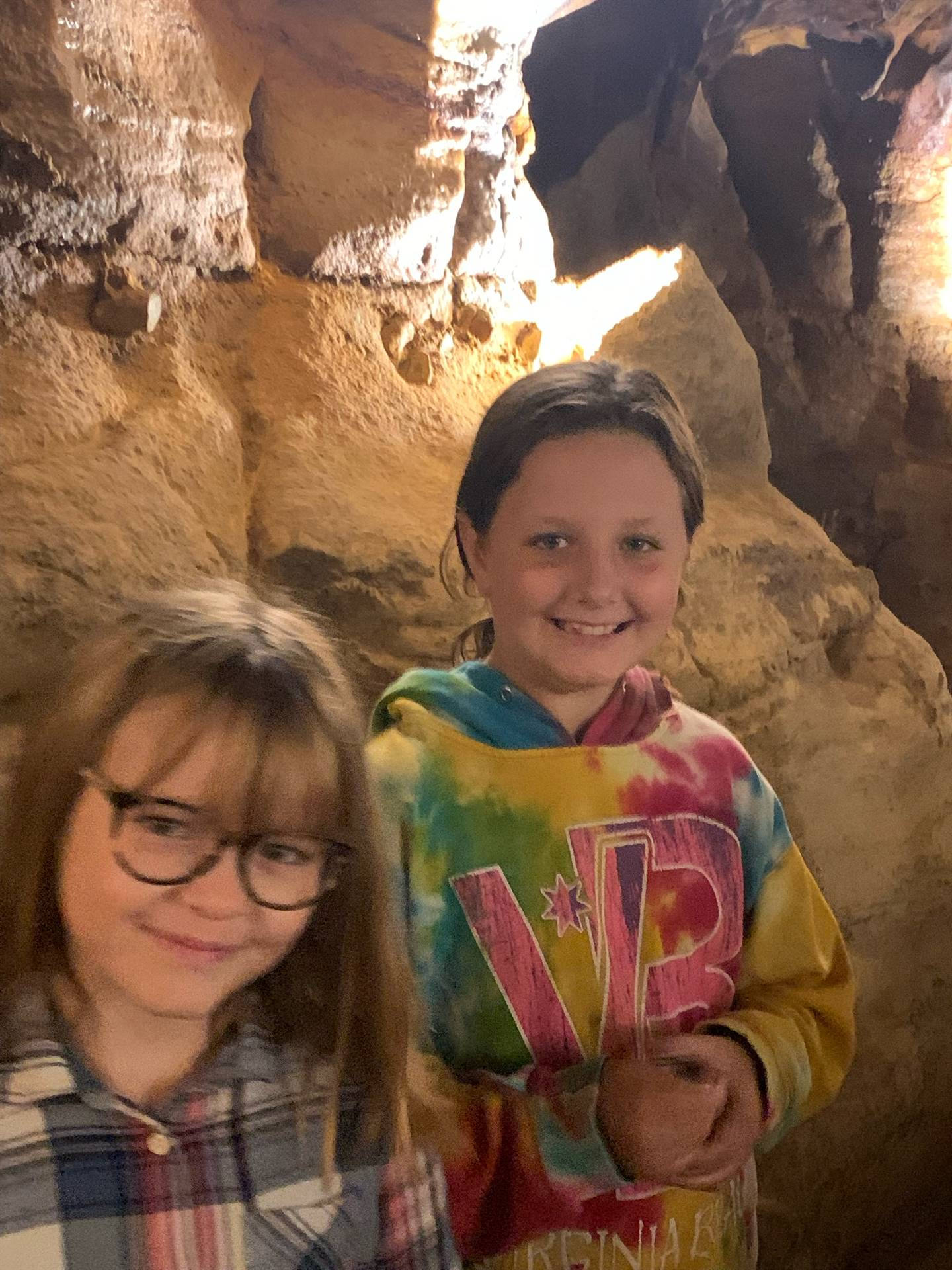 Ohio Caverns field trip, fossils and students