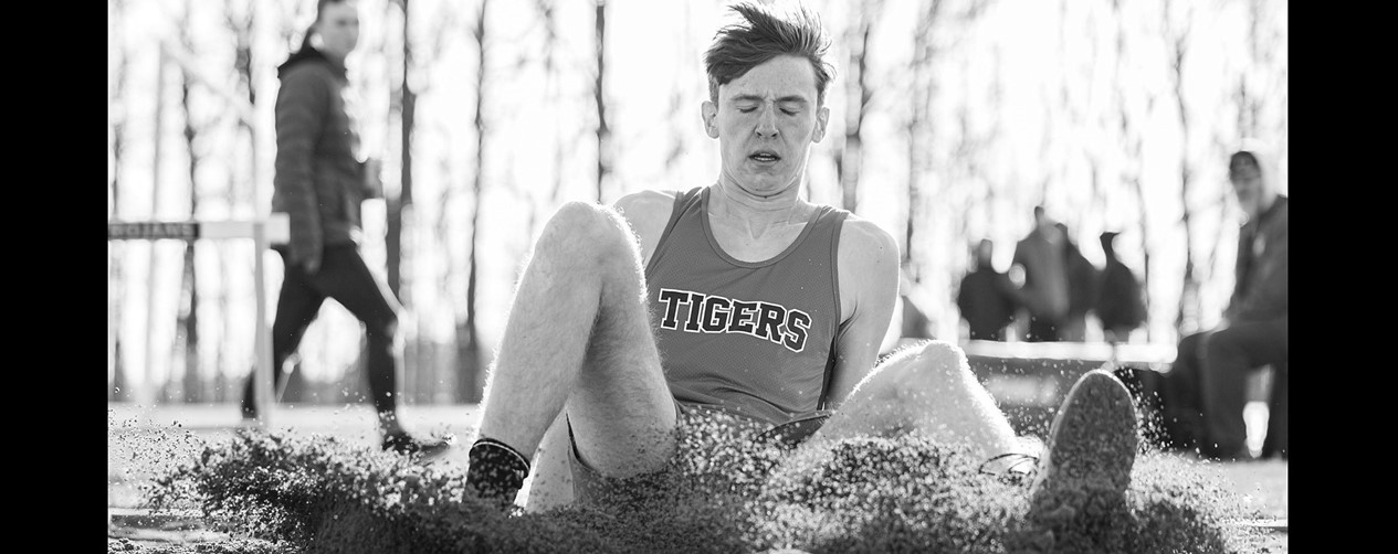 Track and Field - long jump landing