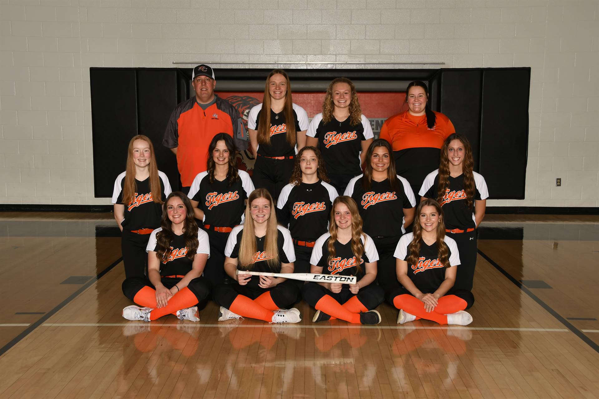 varsity girls softball team