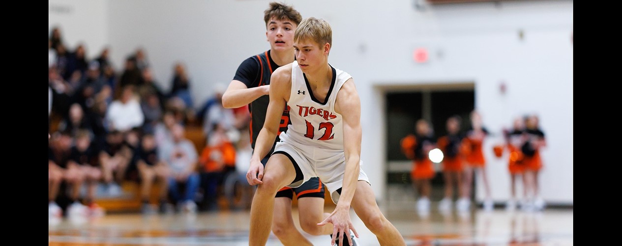 high school boys basketball players